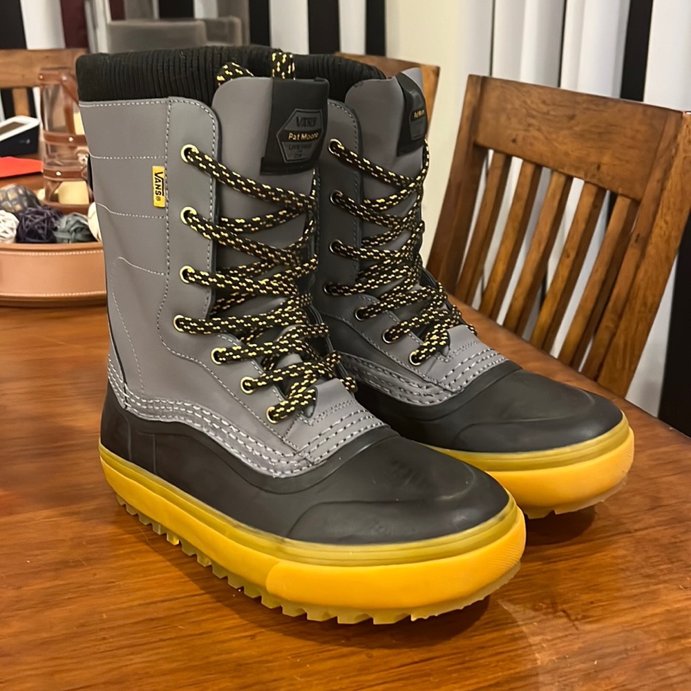 Vans Standard Snow Winter Boots Pat Moore Grey Black new Mens Size 8.5